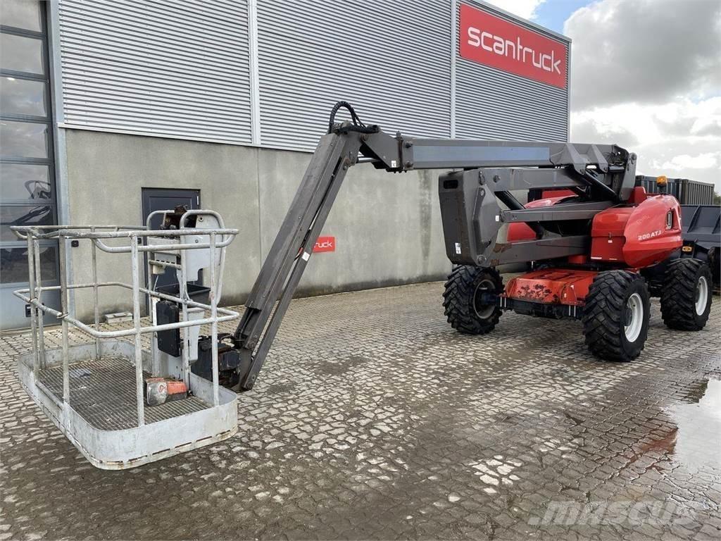 Manitou 200ATJ RC 曲臂高空工作平台