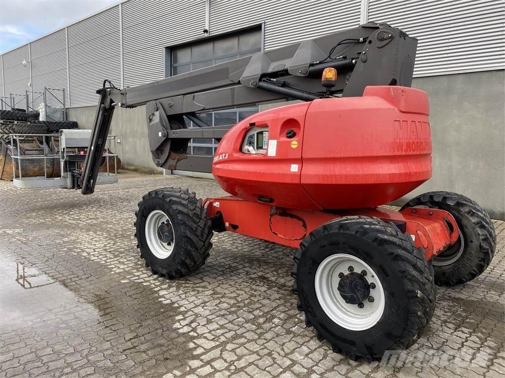 Manitou 200ATJ RC 曲臂高空工作平台