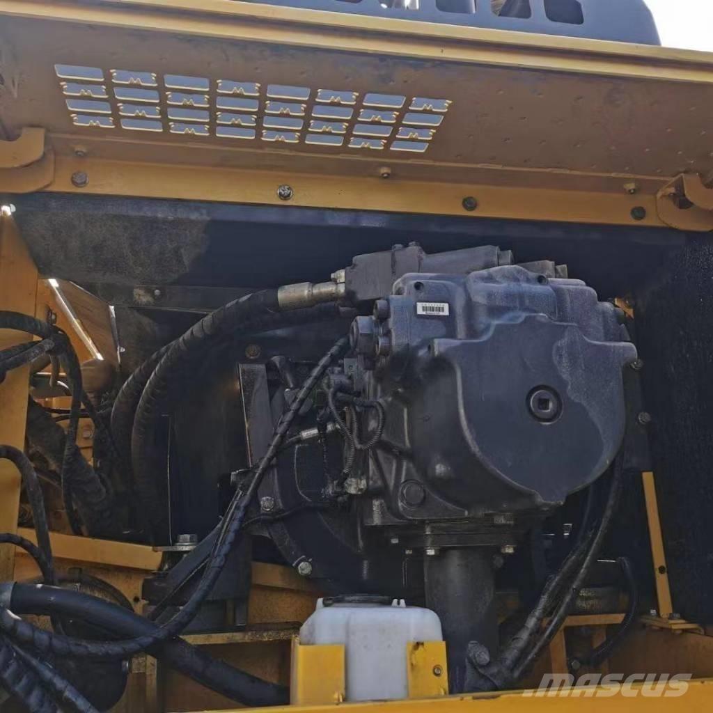 Komatsu 450LC-8 履带挖掘机