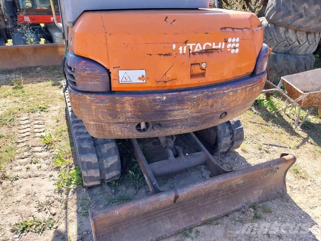 Hitachi EX 30-2 小型挖掘机