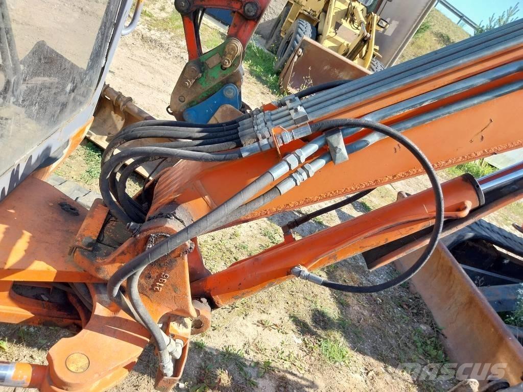 Hitachi EX 30-2 小型挖掘机