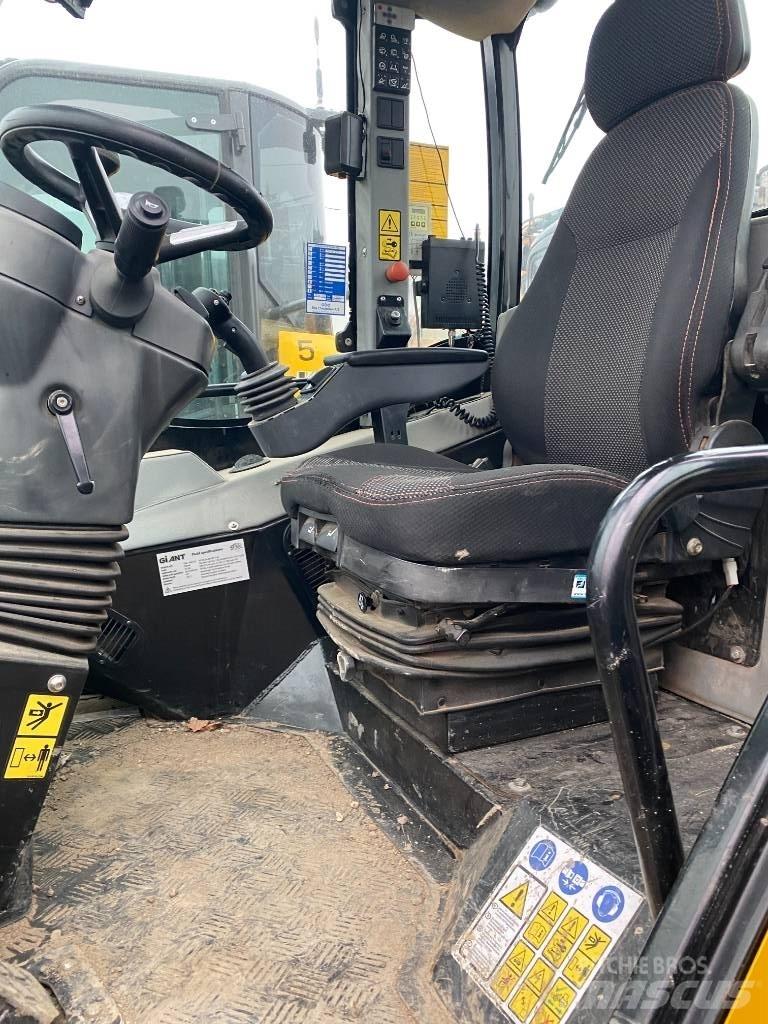 GiANT V 761 T 小型装载机