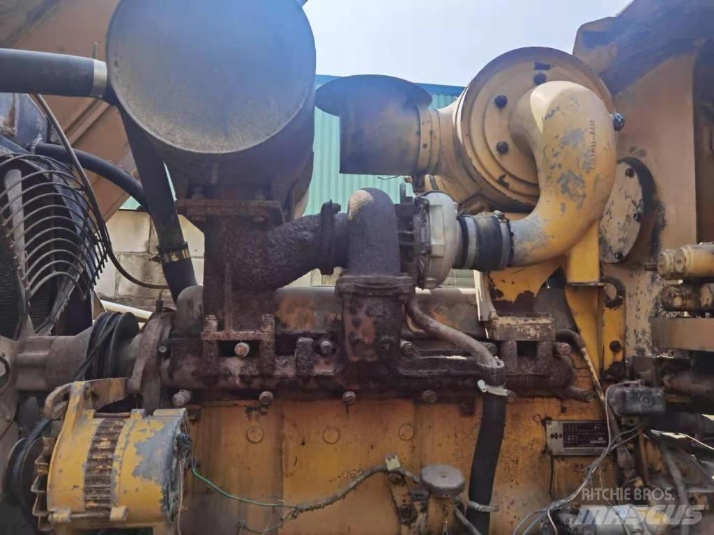 Komatsu WA 300 轮式装载机