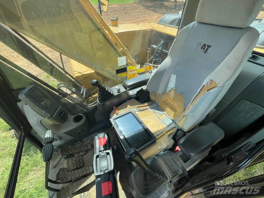 CAT 320 D L 履带挖掘机