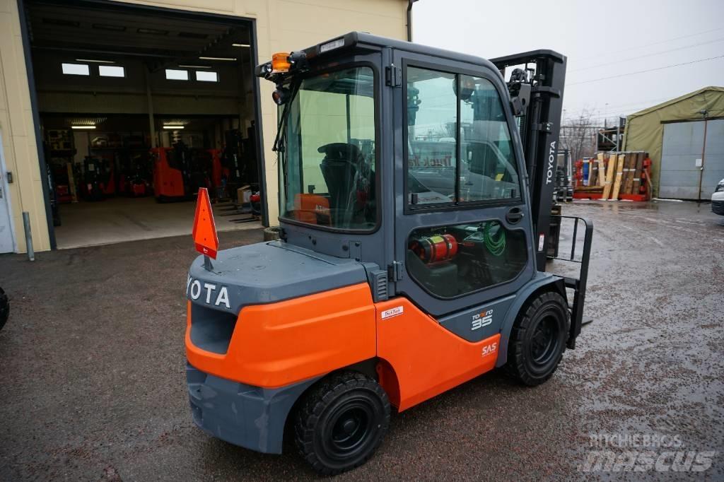 Toyota 52-8FDJF35 柴油叉车