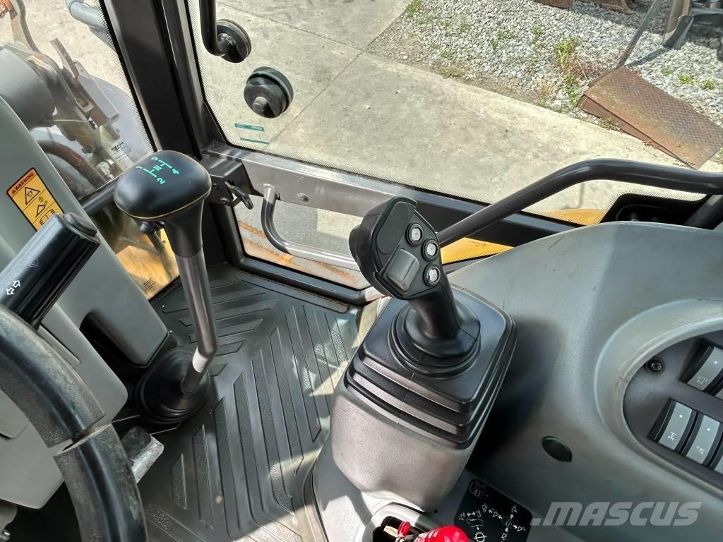 Volvo BL 71 反铲装载机