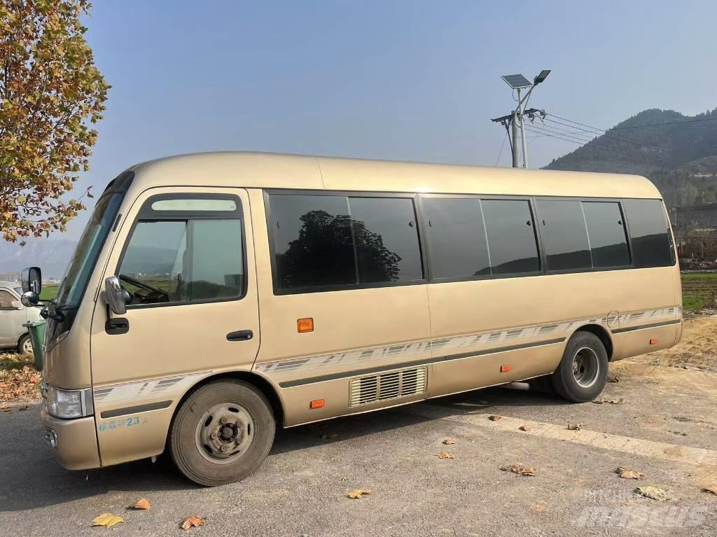 Toyota Coaster 公路客运汽车