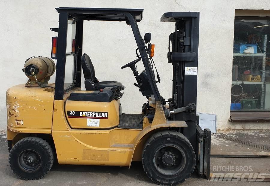CAT GP 30 天然气叉车