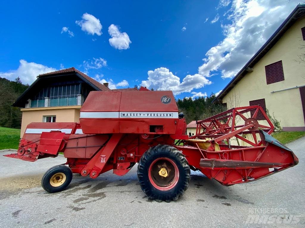 Massey Ferguson 187 联合收割机