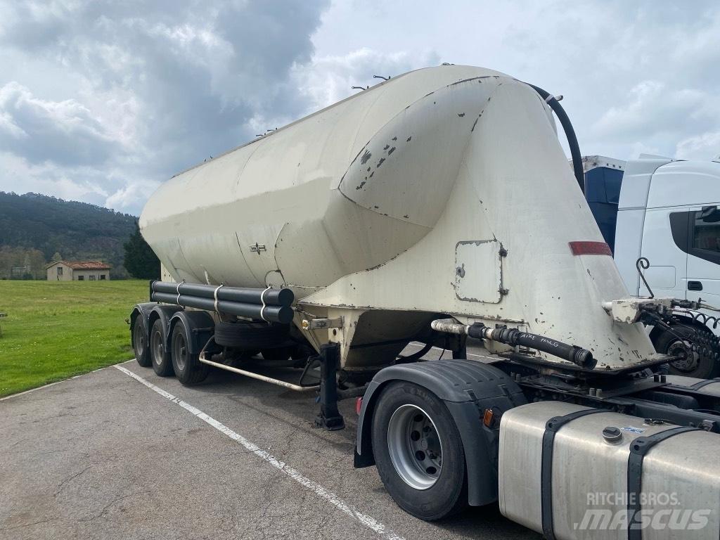 Spitzer SF2439PI 油罐半挂车