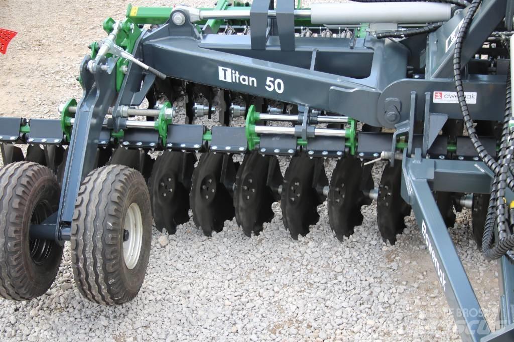 Awemak Titan BTA 40 圆盘耙