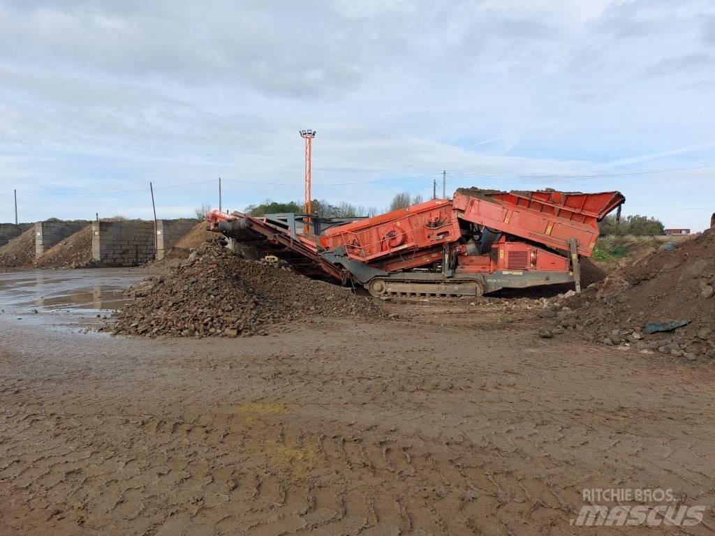 Terex Finlay 883 移动式筛分机