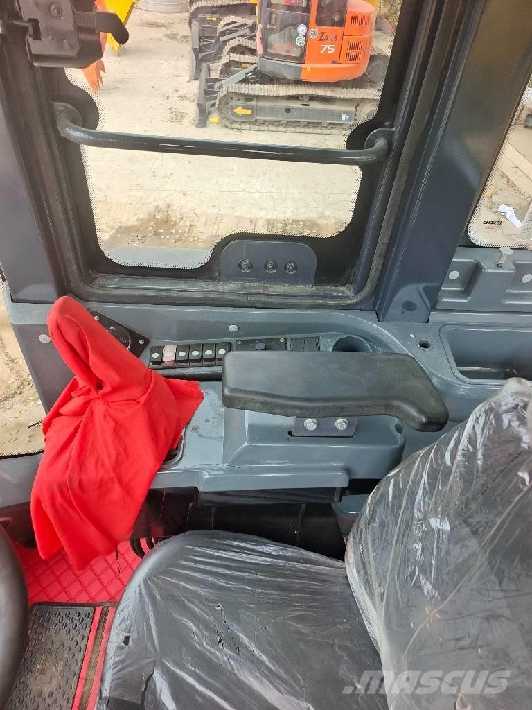 XCMG LW 500 KV 履带挖掘机