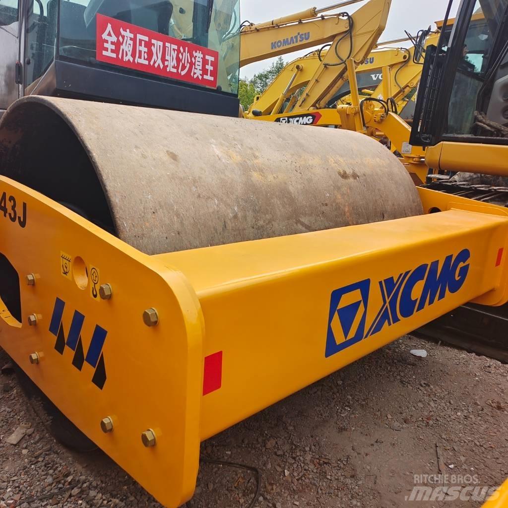 XCMG XS143J 单轮压路机