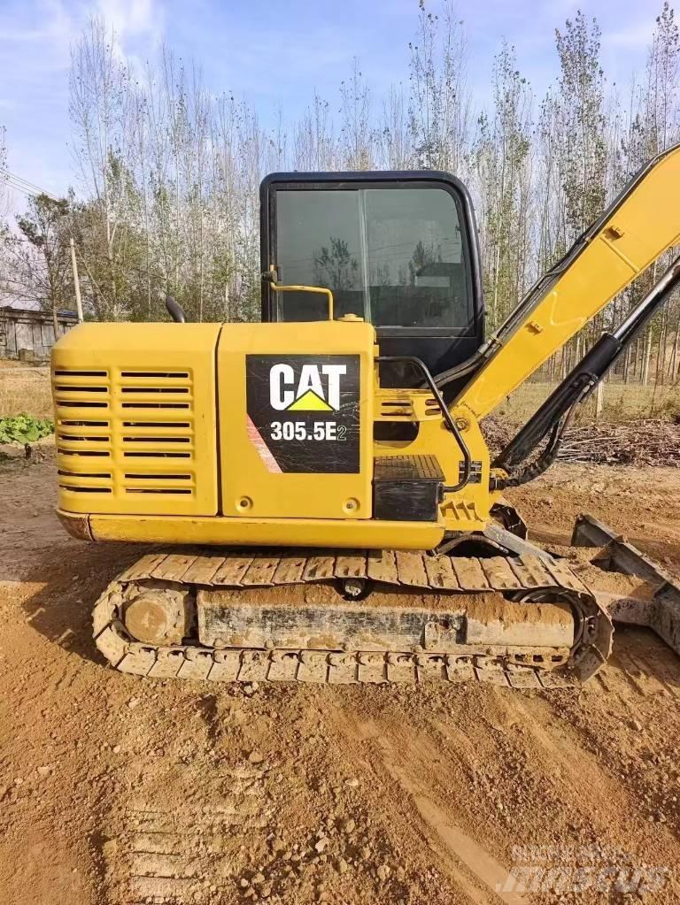 CAT 305.5 E2 小型挖掘机