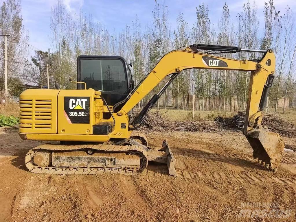 CAT 305.5 E2 小型挖掘机