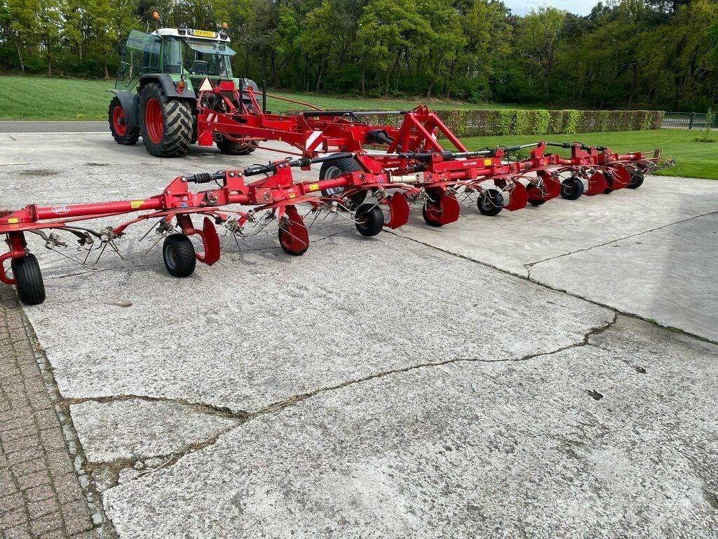 Lely 1250 犁耙和摊草机