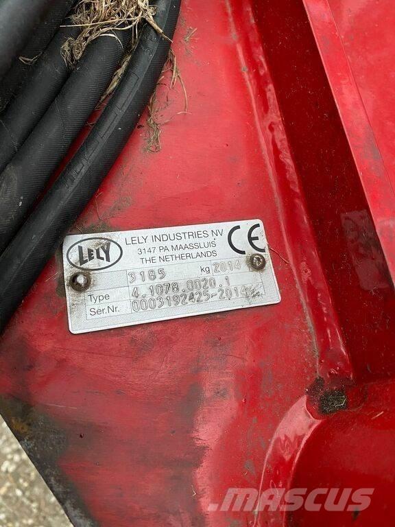 Lely 1250 犁耙和摊草机