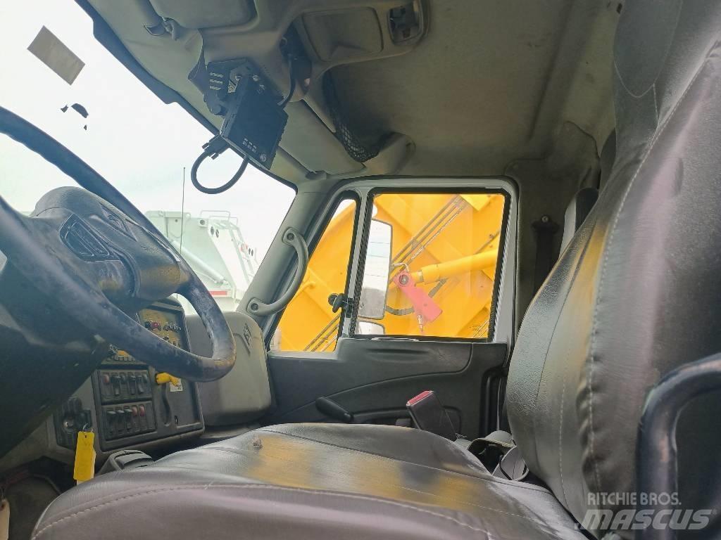 International 7400 垃圾车
