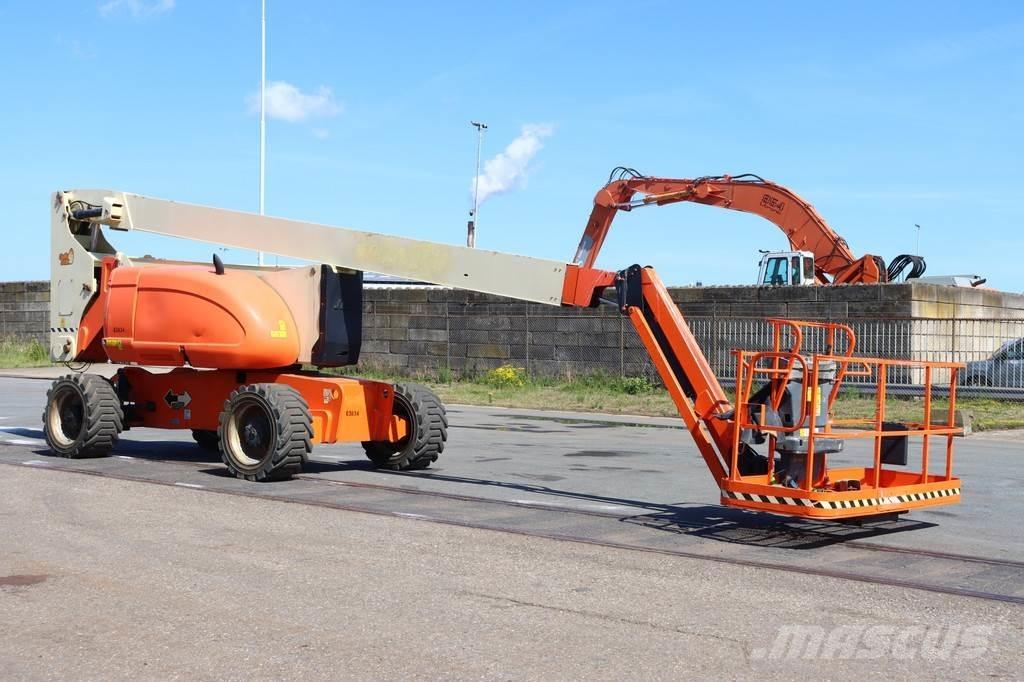 JLG 800AJ 曲臂高空工作平台