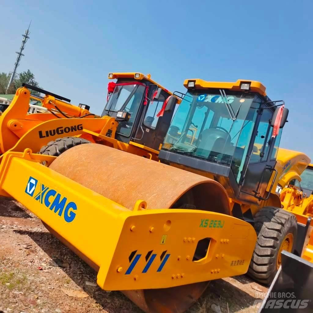 XCMG XS263J 单轮压路机