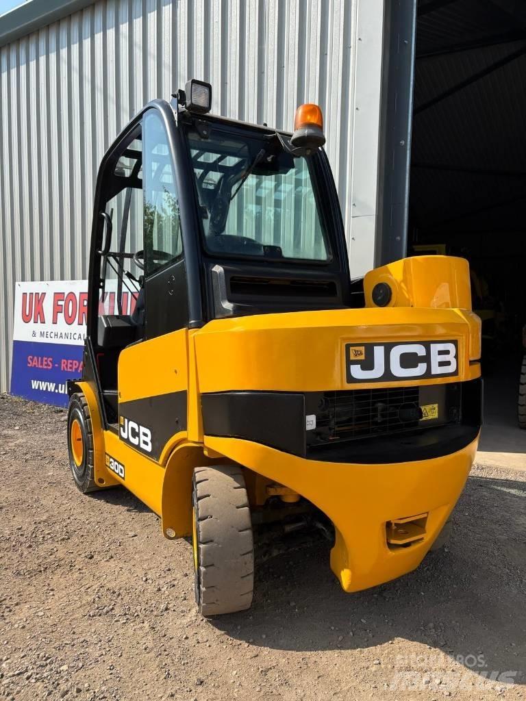 JCB TLT 30 D 伸缩臂叉装车|叉装车