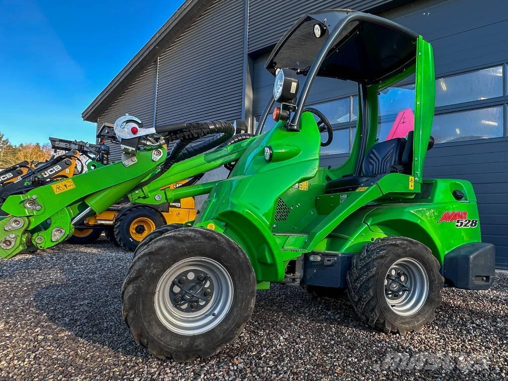 Avant 528 多功能装载机