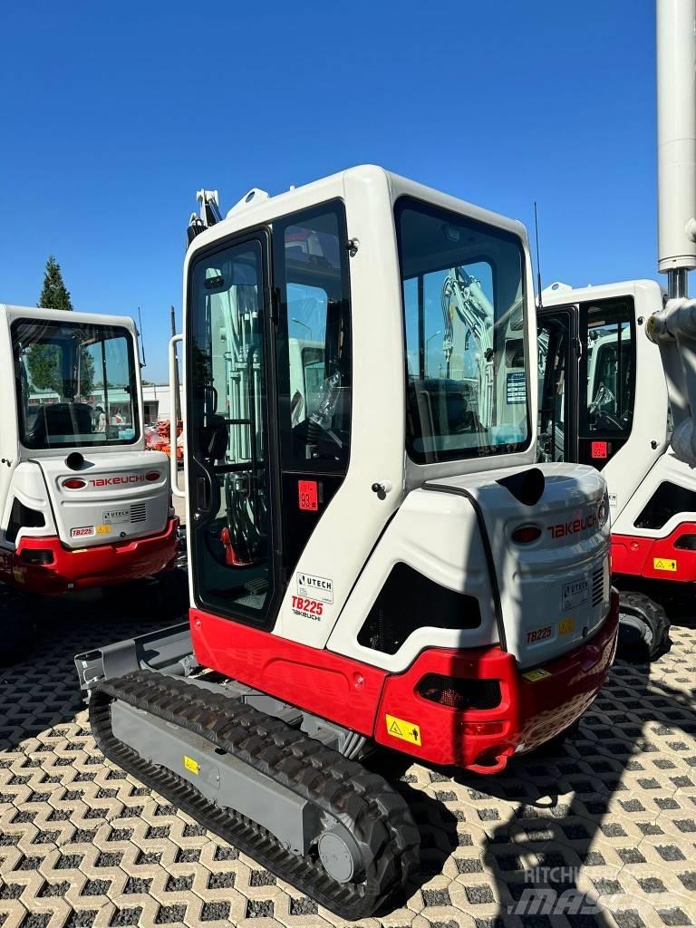 Takeuchi TB225 V3 小型挖掘机