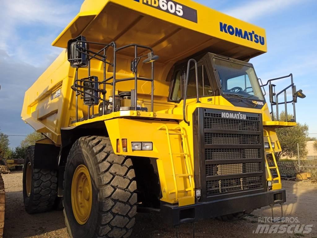 Komatsu HD 605-7E0 刚性自卸车