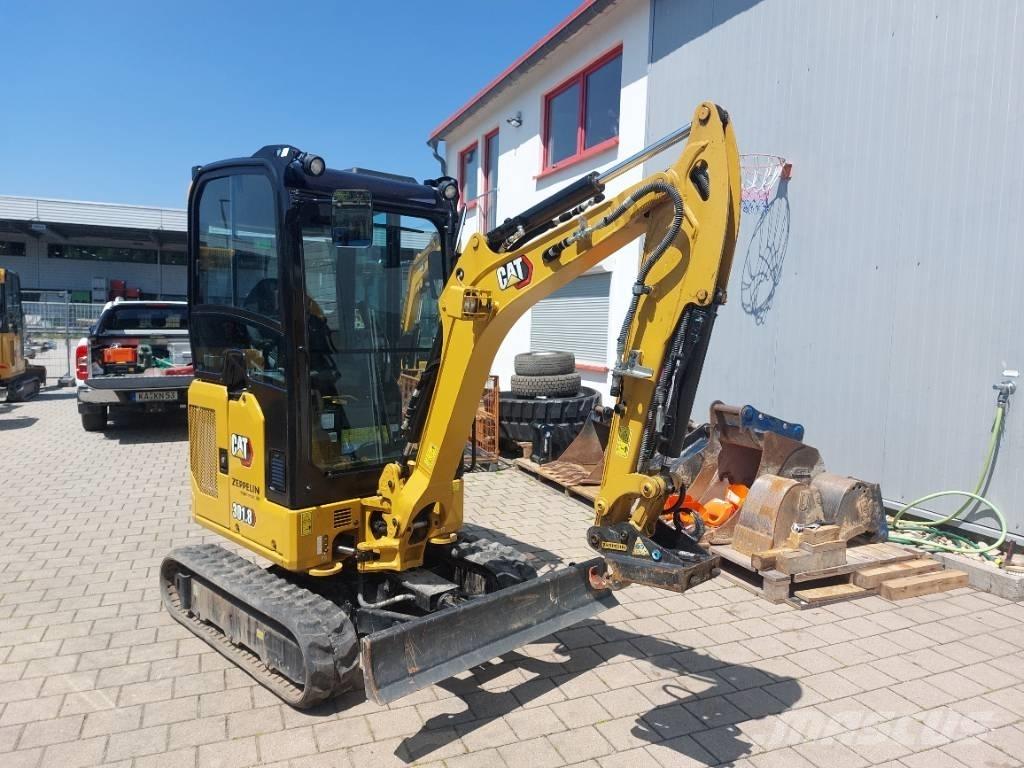 CAT 301.8 小型挖掘机