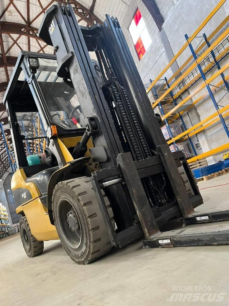 CAT CAT GP30N 天然气叉车