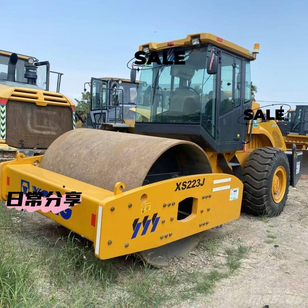 XCMG XS 223 J 单轮压路机