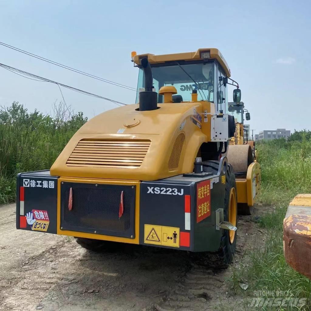 XCMG XS 223 J 单轮压路机