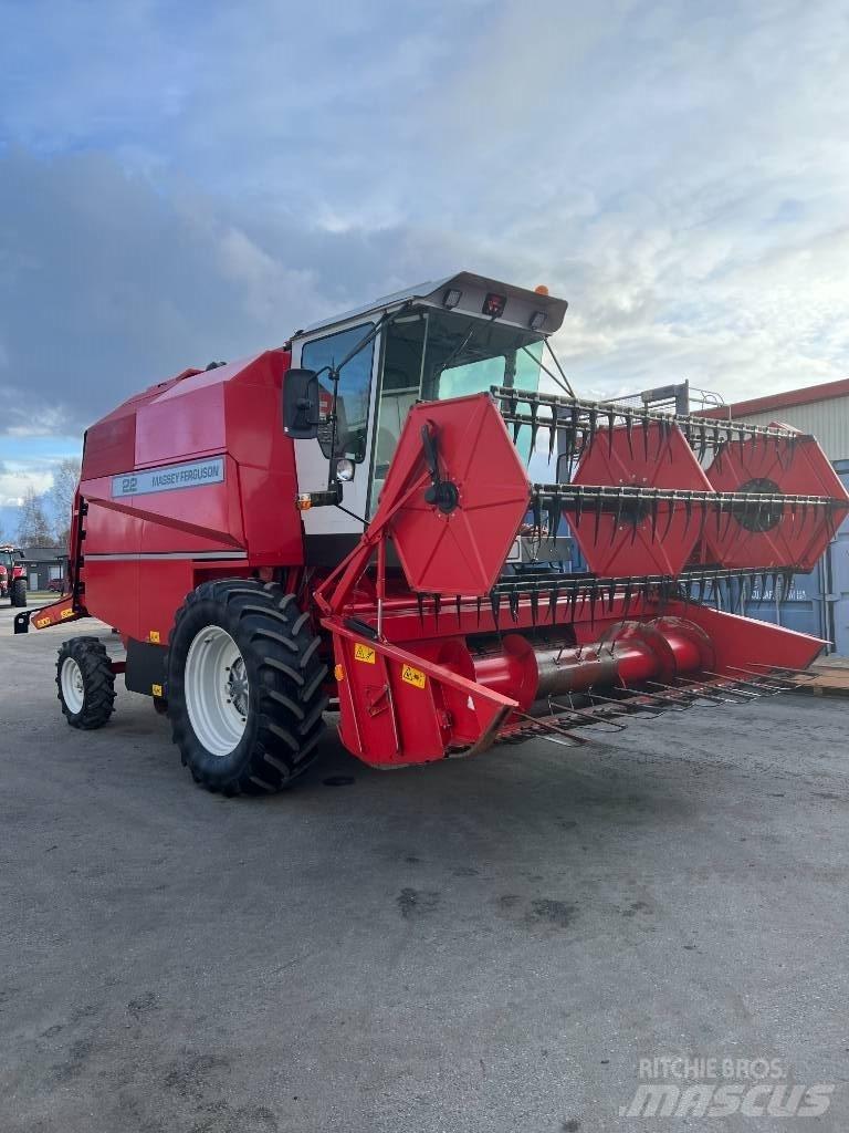 Massey Ferguson 22 联合收割机