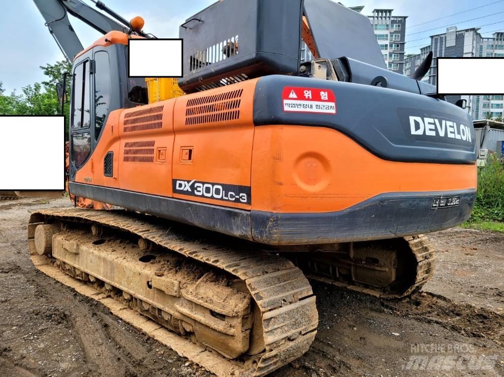 Doosan DX 300 LCA 履带挖掘机