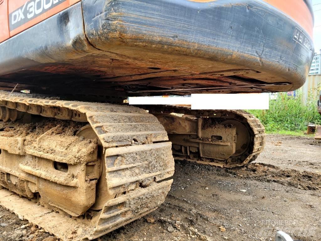 Doosan DX 300 LCA 履带挖掘机
