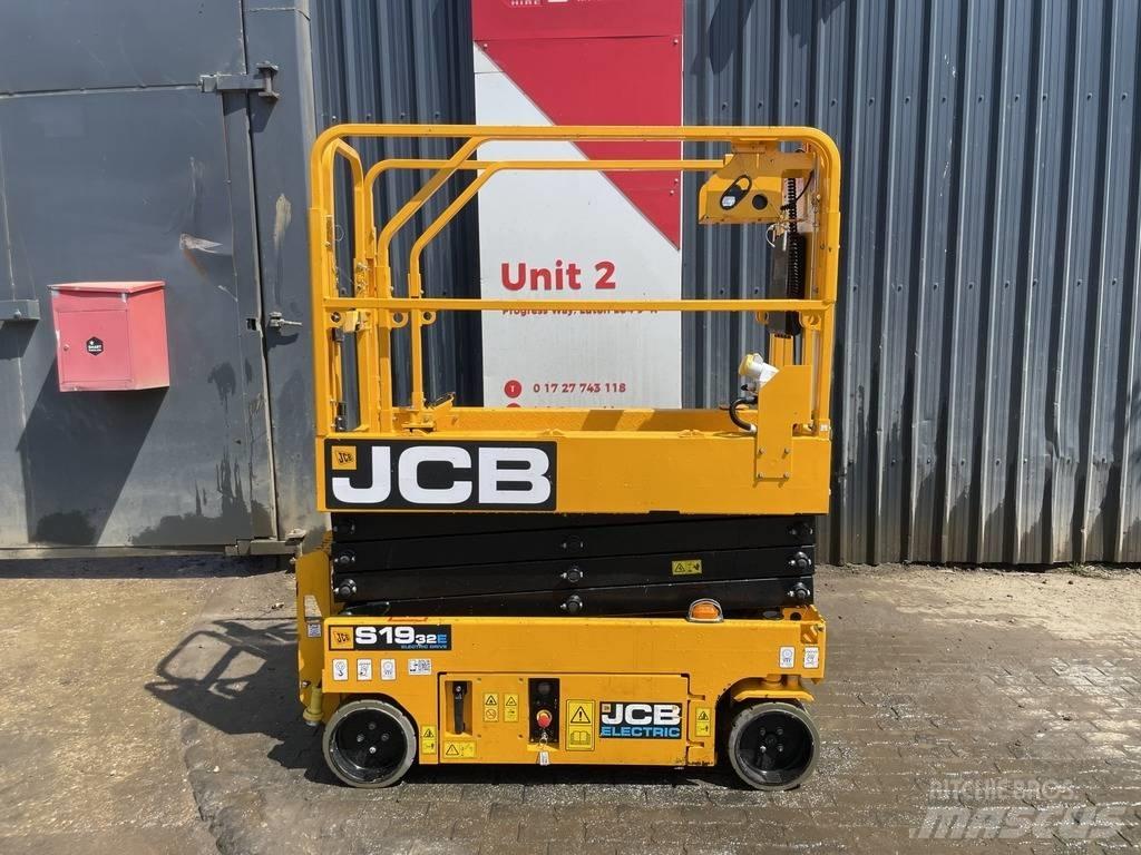 JCB S1932 EDRV 剪叉式升降机