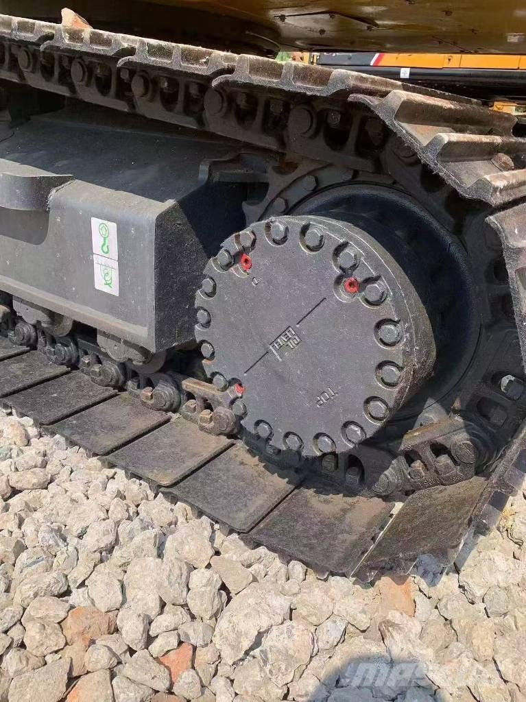 Komatsu PC 210 履带挖掘机