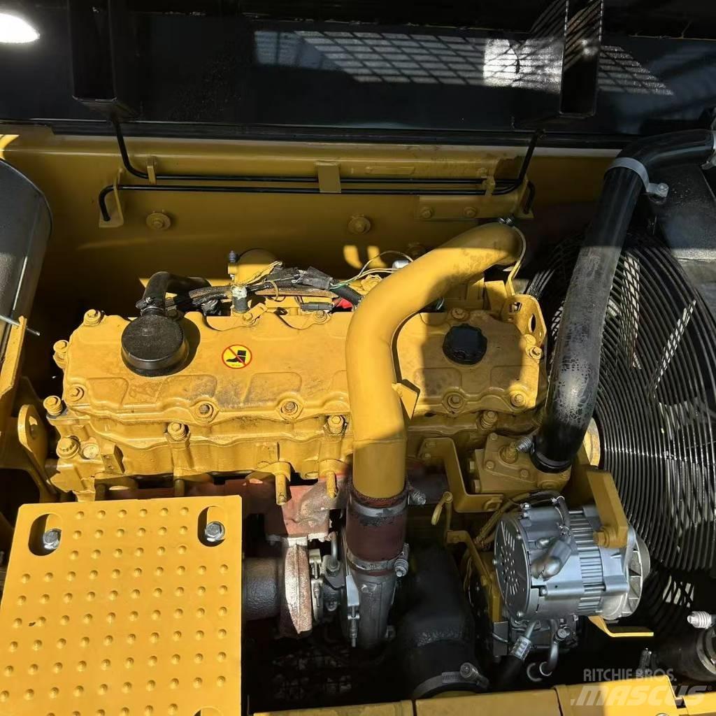 CAT 324D2L 履带挖掘机