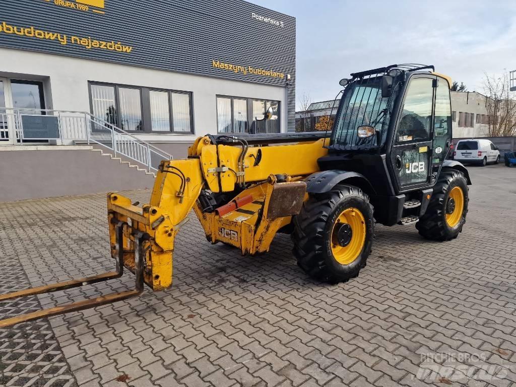 JCB 535-140 伸缩臂叉装车|叉装车