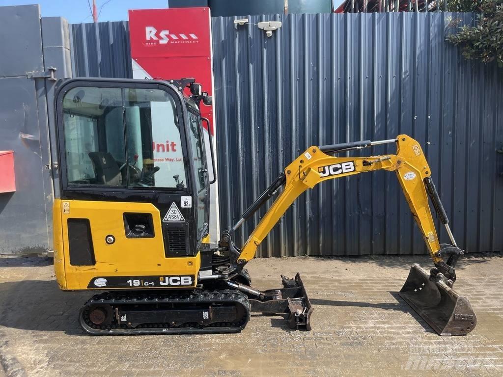 JCB 19 C-1 小型挖掘机