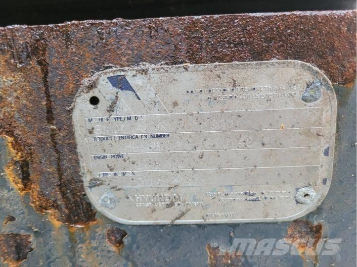 Hyundai HX 300 履带挖掘机