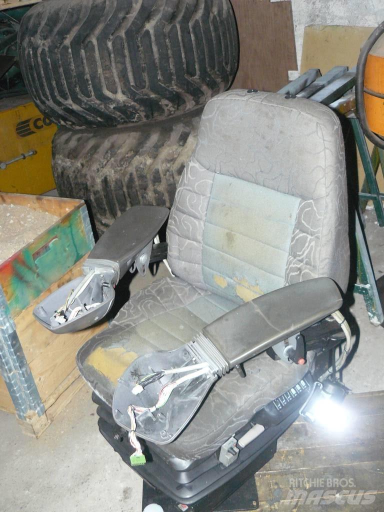 Timberjack 1070D 驾驶室与内部