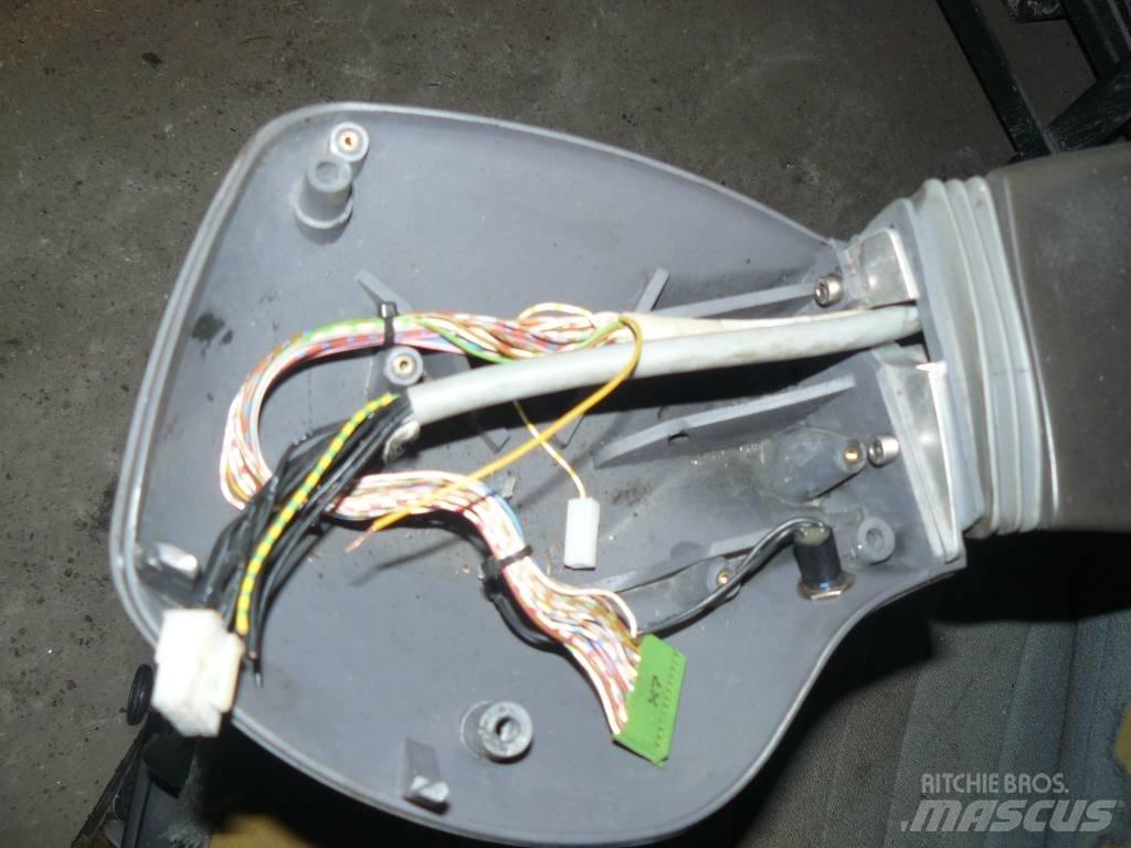 Timberjack 1070D 驾驶室与内部