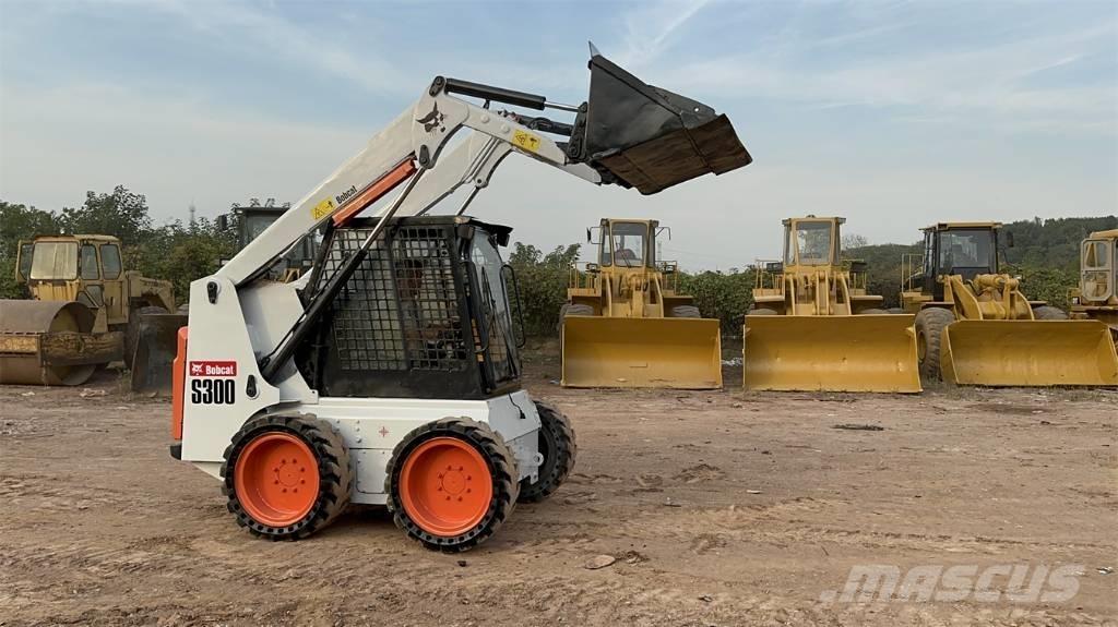 Bobcat S 300 滑移装载机
