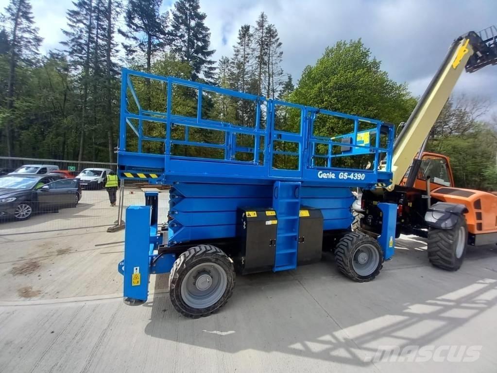 Genie GS 4390 RT 剪叉式升降机