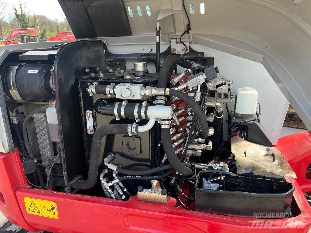 Takeuchi TB260 小型挖掘机