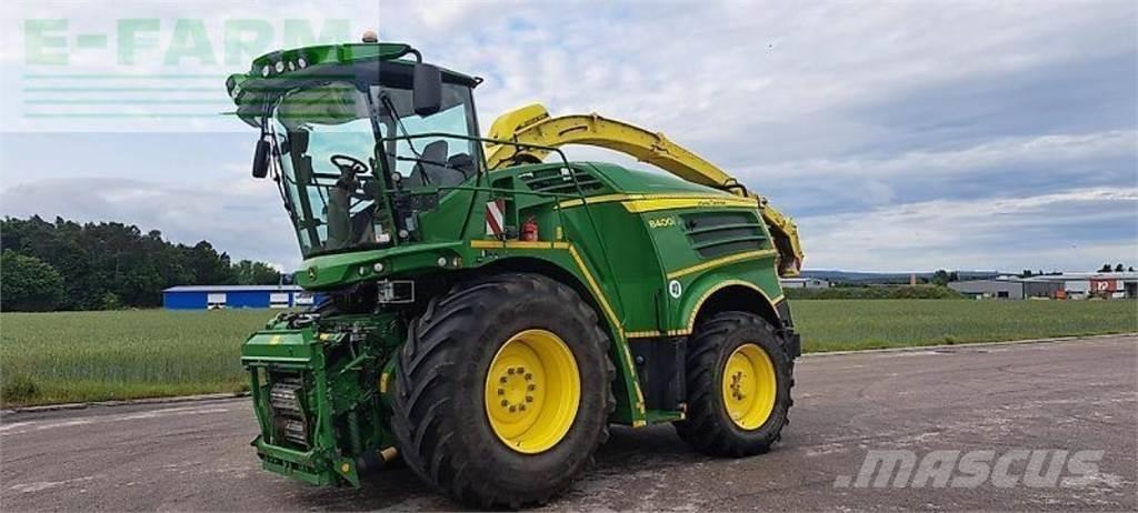John Deere 8400 自走式青贮饲料收割机