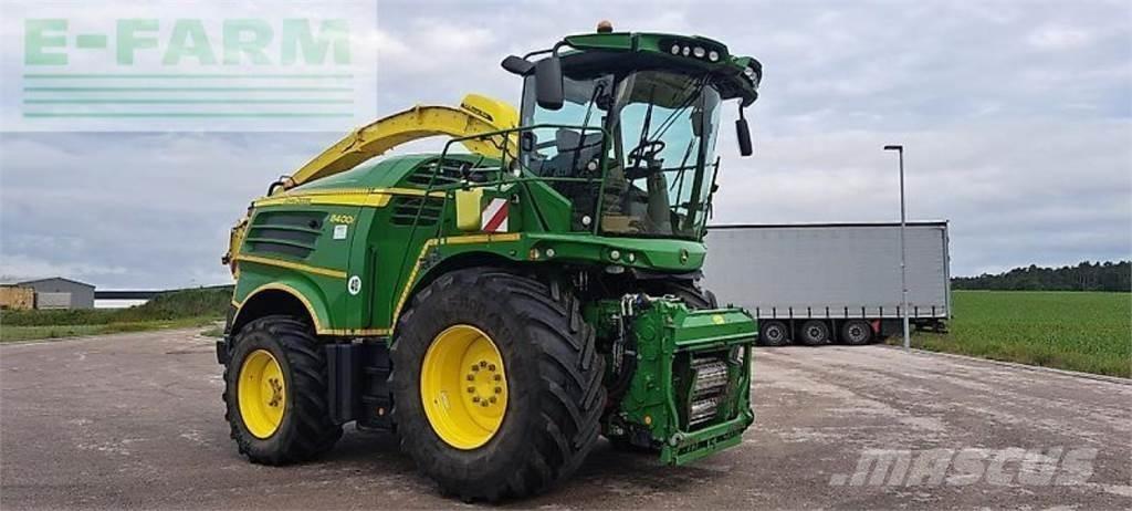 John Deere 8400 自走式青贮饲料收割机