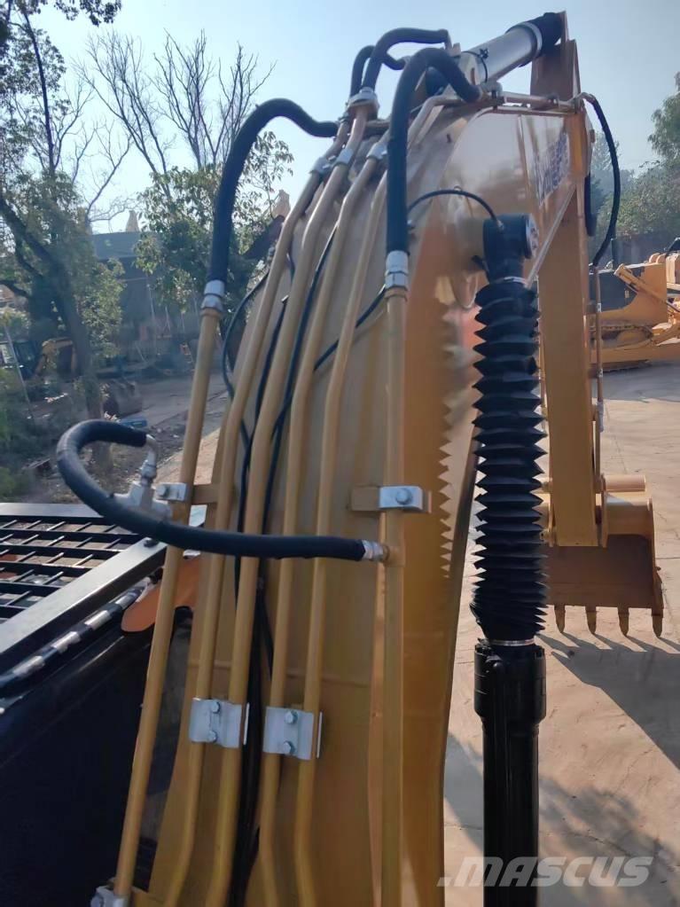 CAT 320 D2L 履带挖掘机